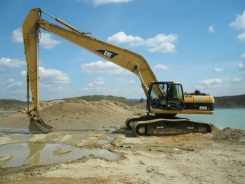 pasovy bagr CAT 325CL s