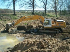 pasovy bagr LIEBHERR 944L s